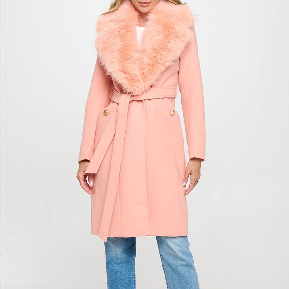 Chic Peach Coat with Faux Fur Collar - Picture 7 of 11